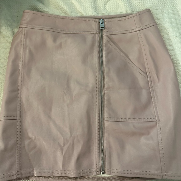 Pink leather skirt - Picture 2 of 4